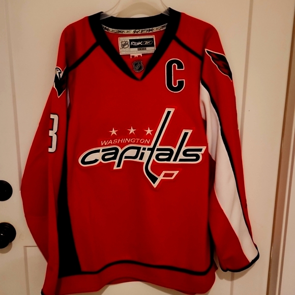 Washington Capitals Alexander Ovechkin Authentic Jersey - Picture 2 of 5